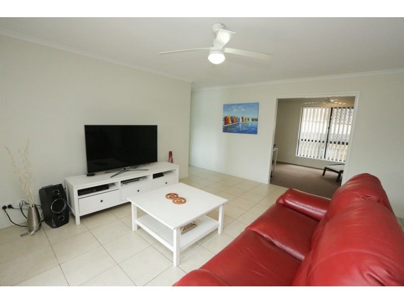 4 Glasshouse Place, New Auckland QLD 4680