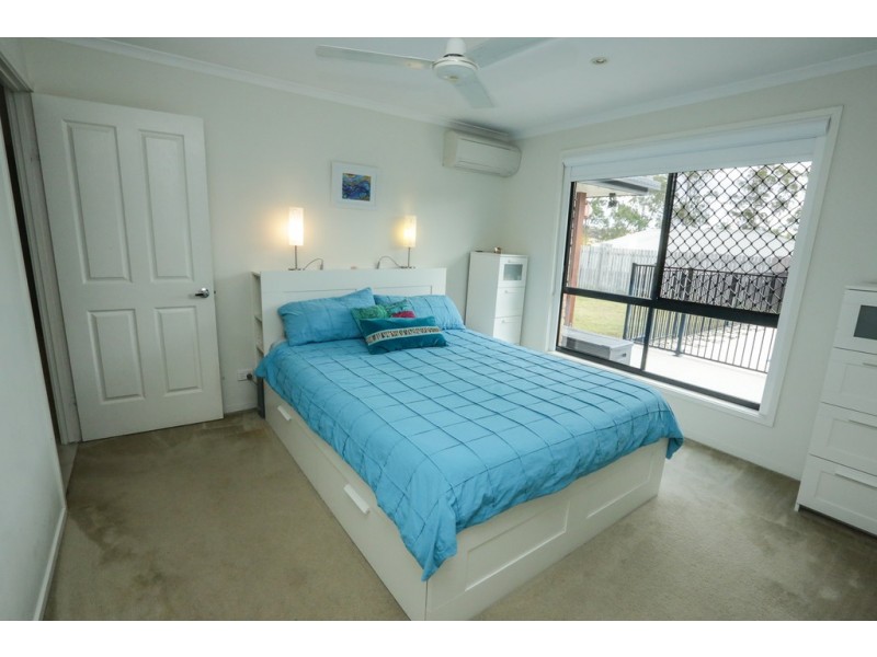 4 Glasshouse Place, New Auckland QLD 4680