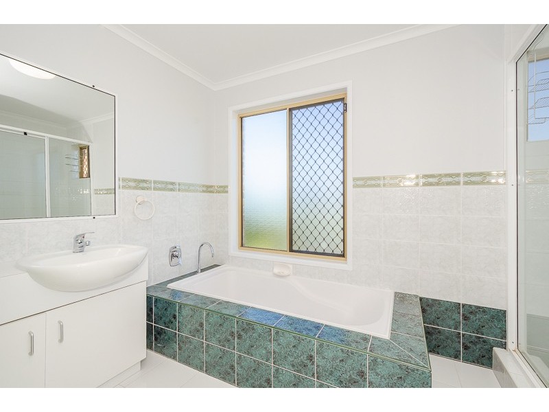 3 Carpentaria Close, Clinton QLD 4680
