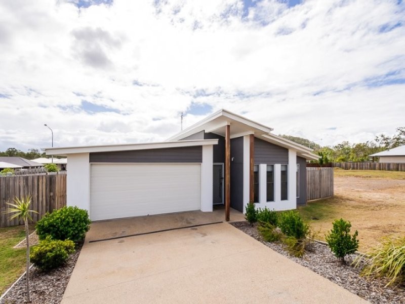 8 Parkway Crescent, Kirkwood QLD 4680