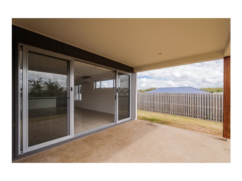 8 Parkway Crescent, Kirkwood QLD 4680