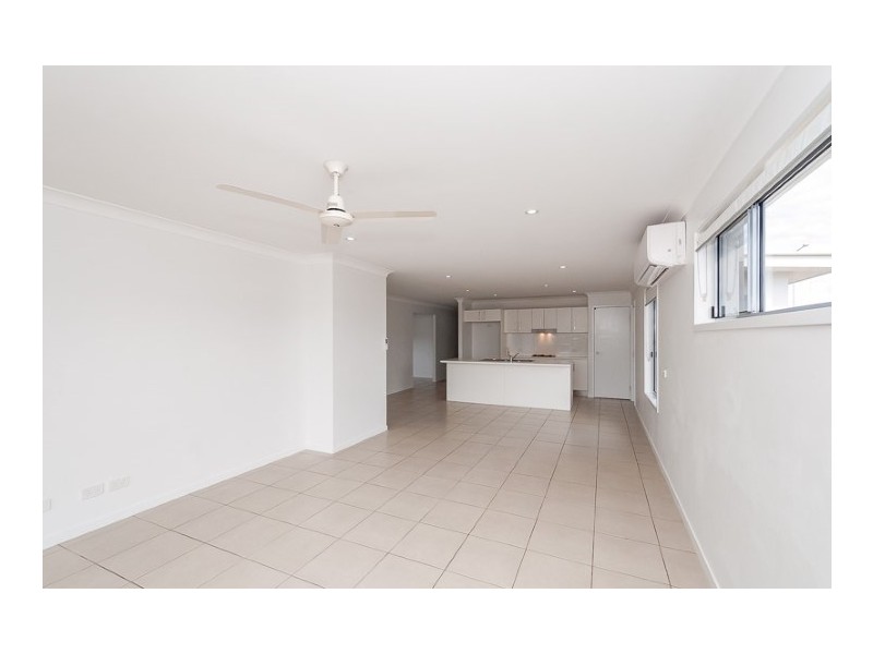 8 Parkway Crescent, Kirkwood QLD 4680