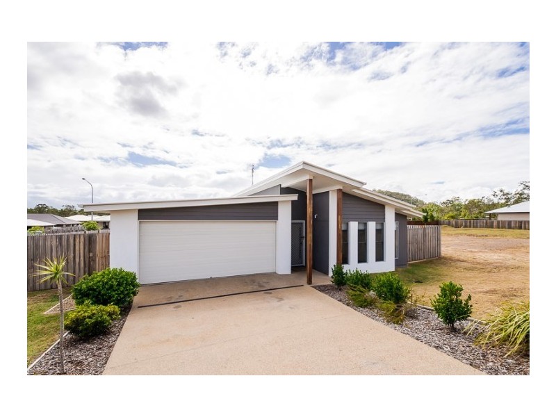 8 Parkway Crescent, Kirkwood QLD 4680