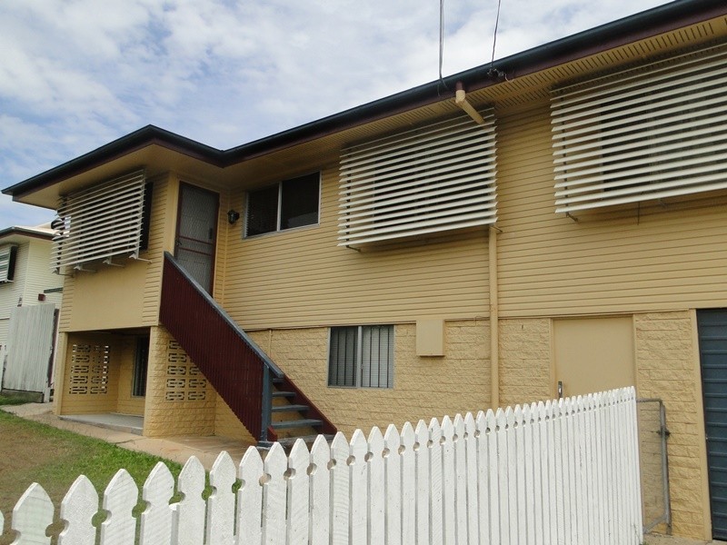 11 Angler Street, Toolooa QLD 4680