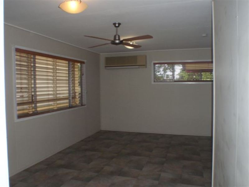 11 Angler Street, Toolooa QLD 4680