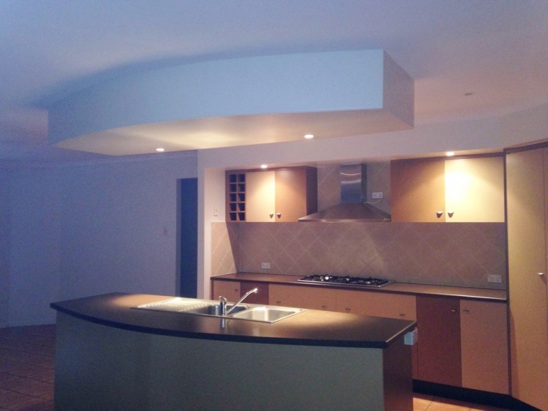 15 SANDRINGHAM COURT, Telina QLD 4680