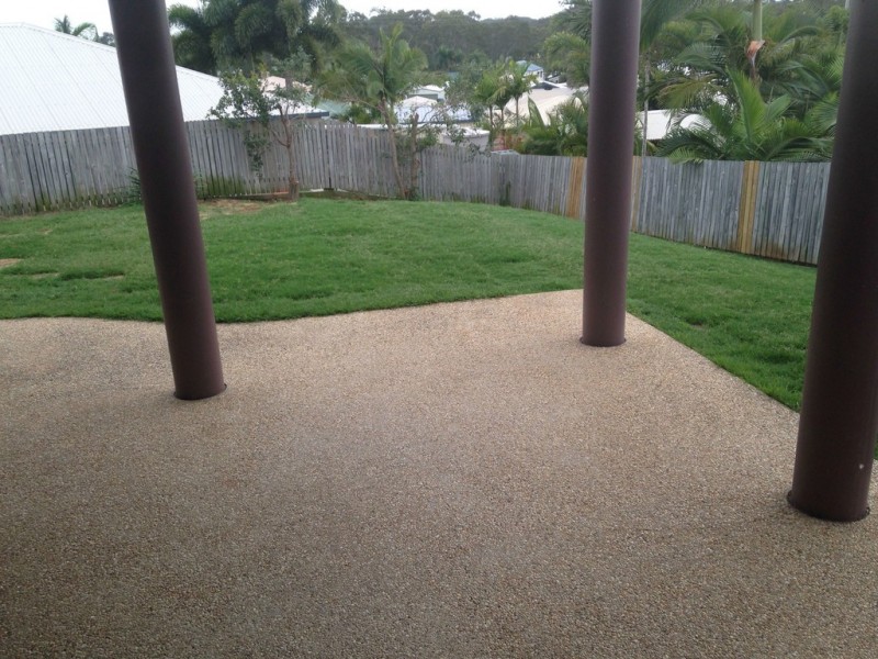 15 SANDRINGHAM COURT, Telina QLD 4680