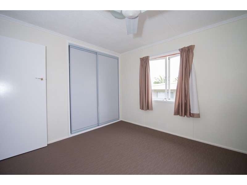 25 SMITH STREET, West Gladstone QLD 4680