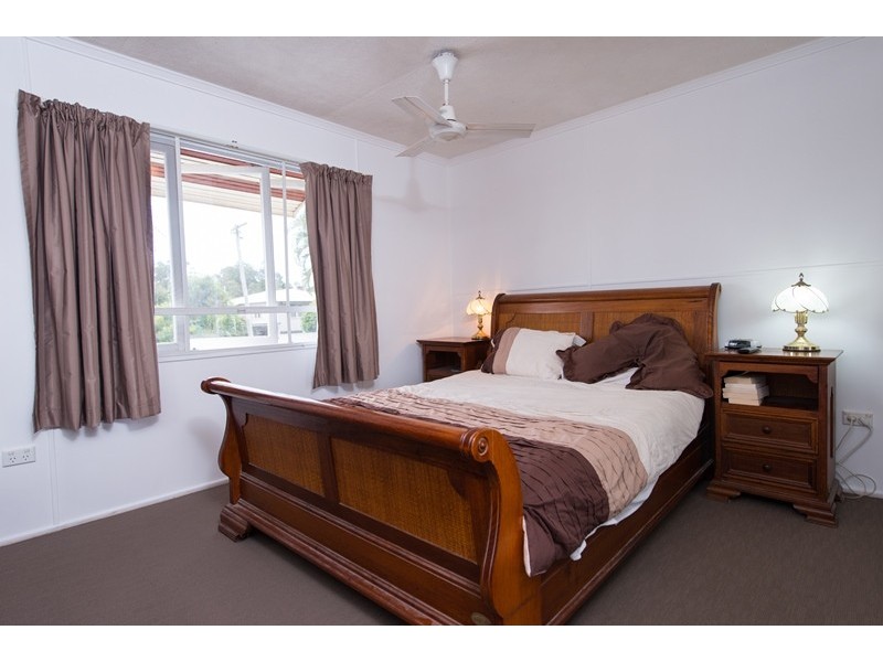 25 SMITH STREET, West Gladstone QLD 4680
