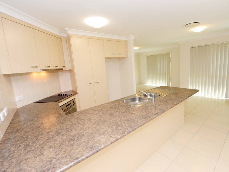 5 PARSONS PLACE, New Auckland QLD 4680