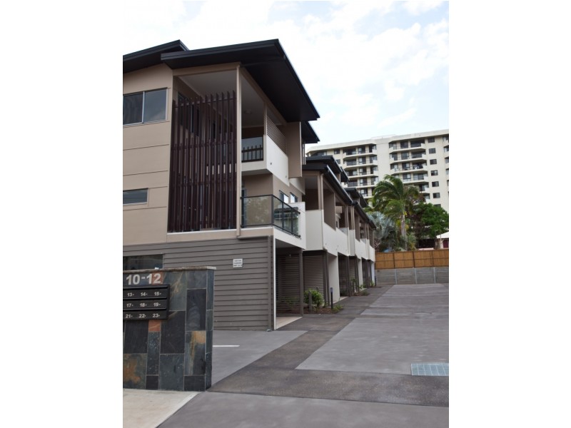 18/12 FLINDERS STREET, West Gladstone QLD 4680