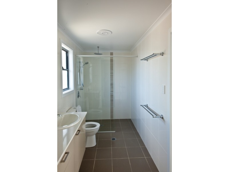 18/12 FLINDERS STREET, West Gladstone QLD 4680