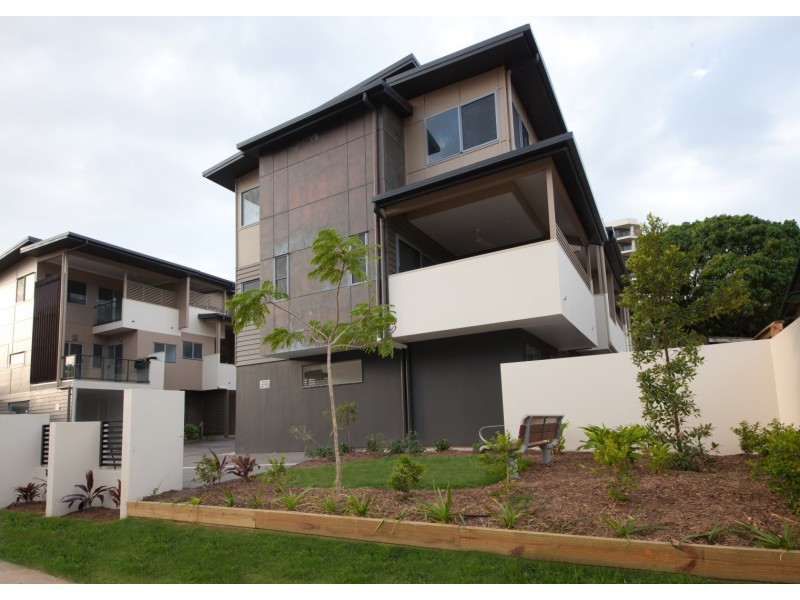 18/12 FLINDERS STREET, West Gladstone QLD 4680