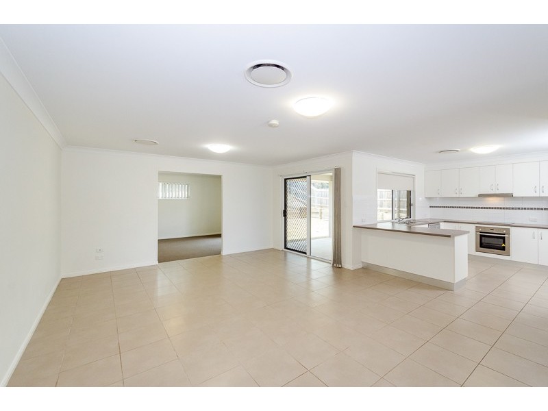 46 Iris Road, Kirkwood QLD 4680