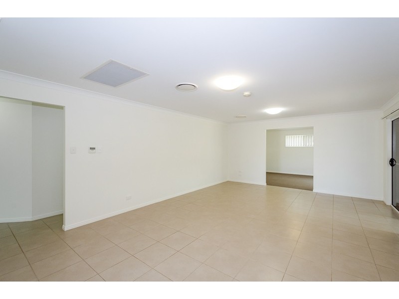 46 Iris Road, Kirkwood QLD 4680