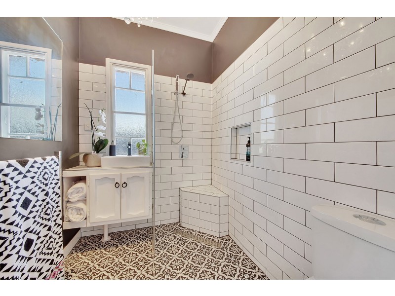 37 Kent Street, West Gladstone QLD 4680