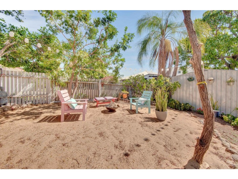 37 Kent Street, West Gladstone QLD 4680