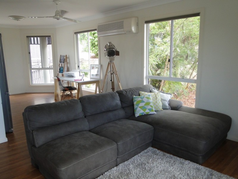 15 WALTERS AVENUE, West Gladstone QLD 4680