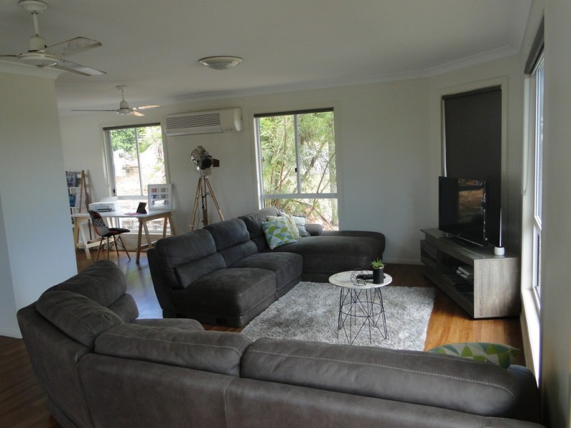 15 WALTERS AVENUE, West Gladstone QLD 4680