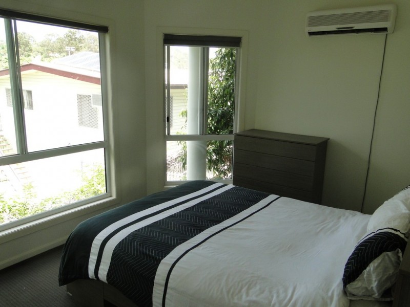 15 WALTERS AVENUE, West Gladstone QLD 4680