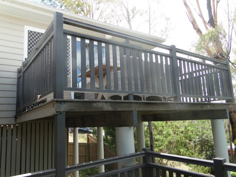 15 WALTERS AVENUE, West Gladstone QLD 4680