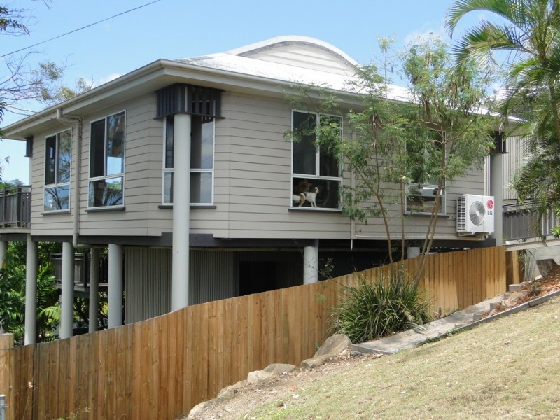 15 WALTERS AVENUE, West Gladstone QLD 4680