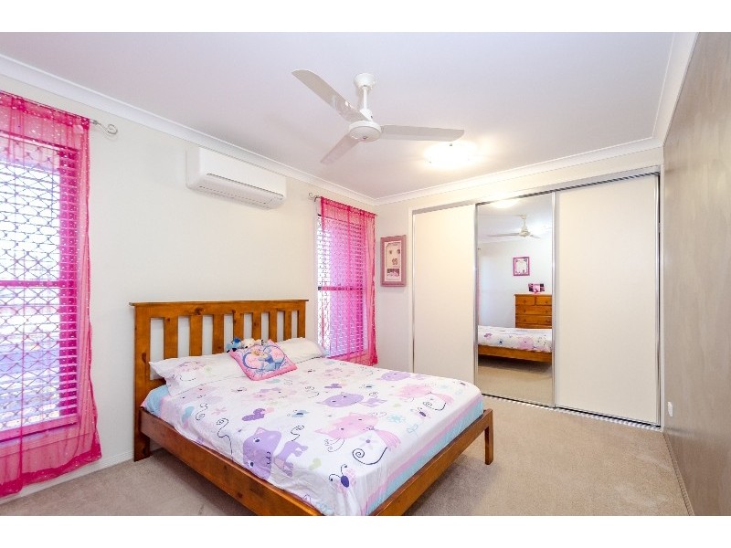 27 DEVENEY DRIVE, Kirkwood QLD 4680