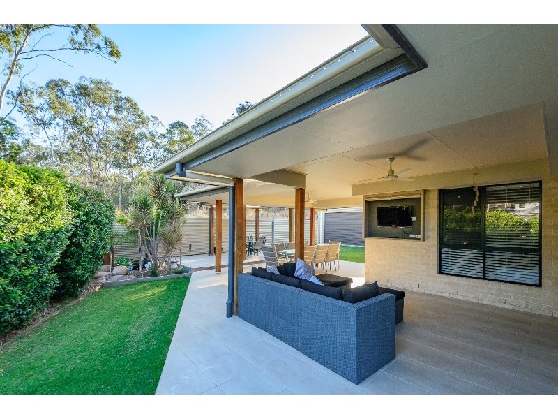 27 DEVENEY DRIVE, Kirkwood QLD 4680