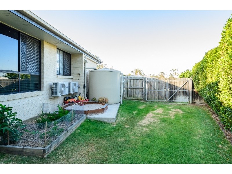 27 DEVENEY DRIVE, Kirkwood QLD 4680