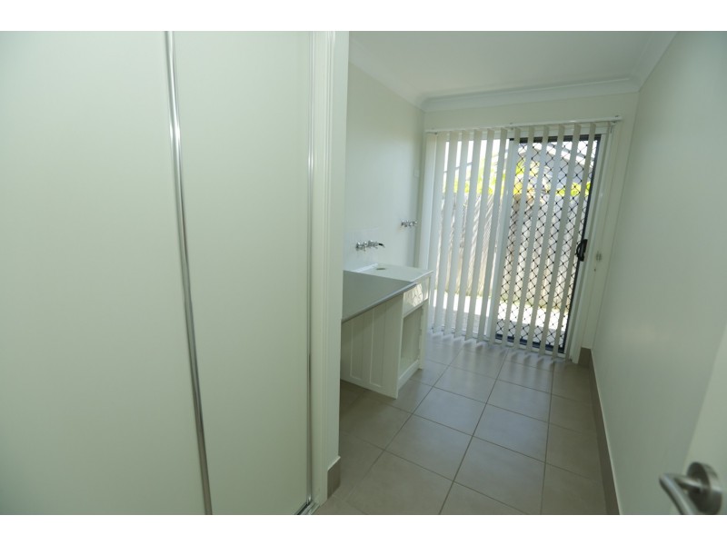 11 Woodland Court, Kirkwood QLD 4680