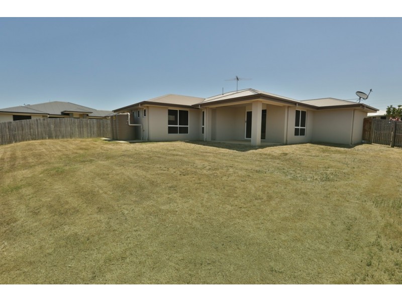 11 Woodland Court, Kirkwood QLD 4680