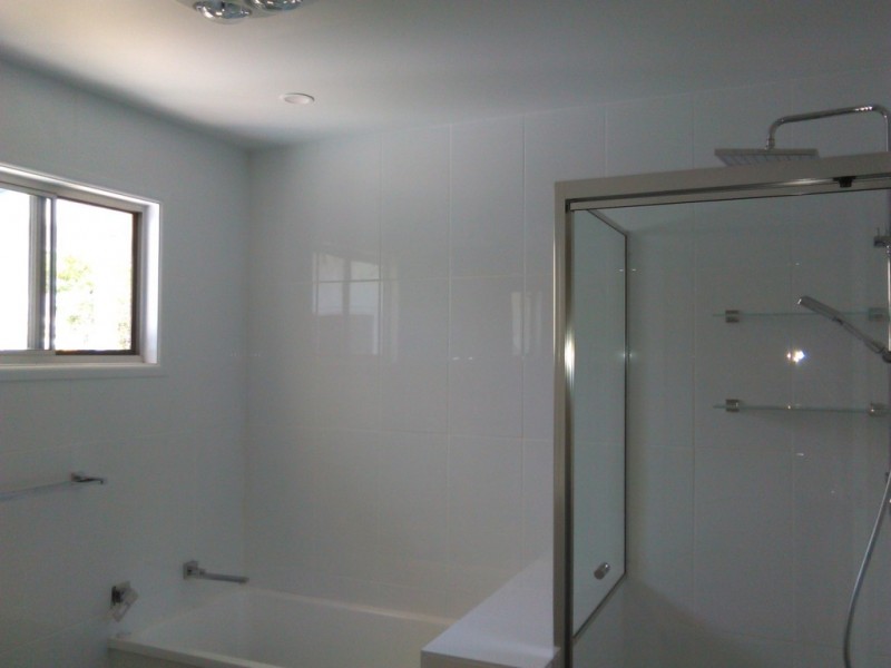 6 CURLEW DRIVE, New Auckland QLD 4680