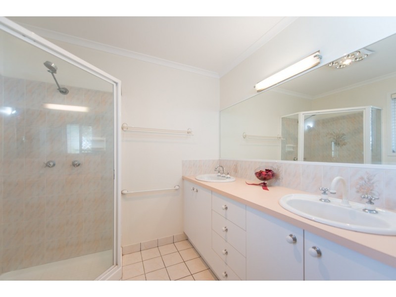 2 DIAMOND CUTTER CLOSE, South Gladstone QLD 4680