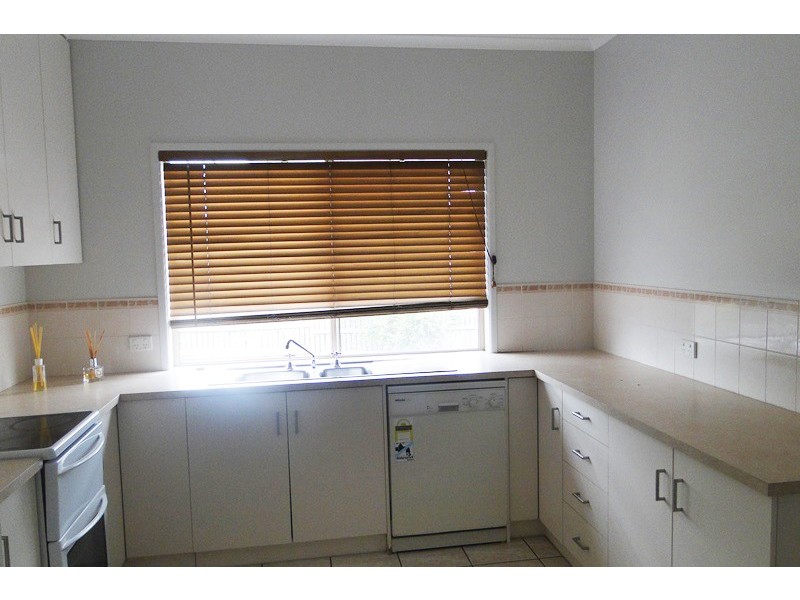 20 ELLINGTON STREET, New Auckland QLD 4680