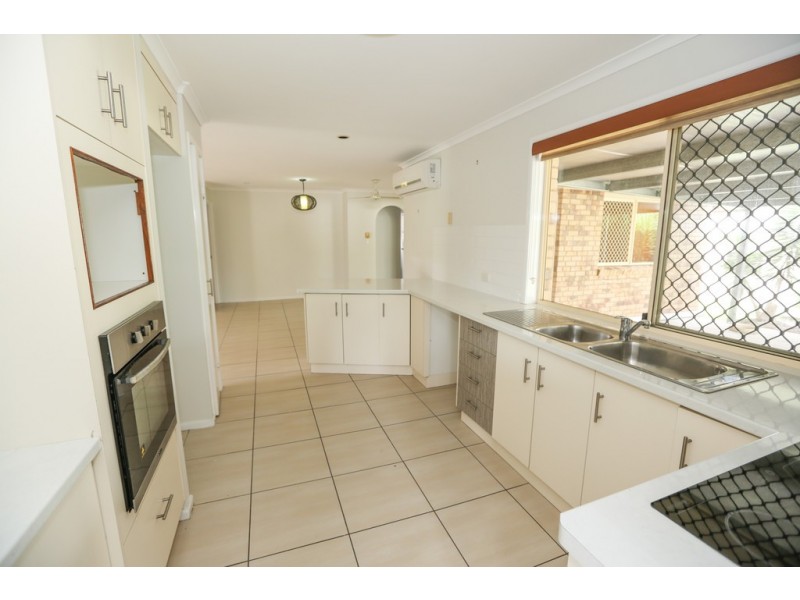 5 Lady Elliot Court, Clinton QLD 4680