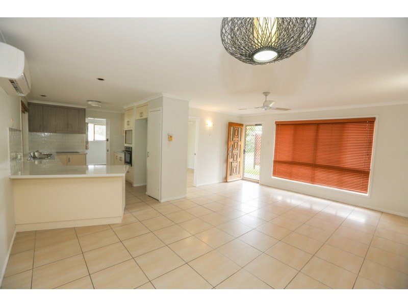 5 Lady Elliot Court, Clinton QLD 4680