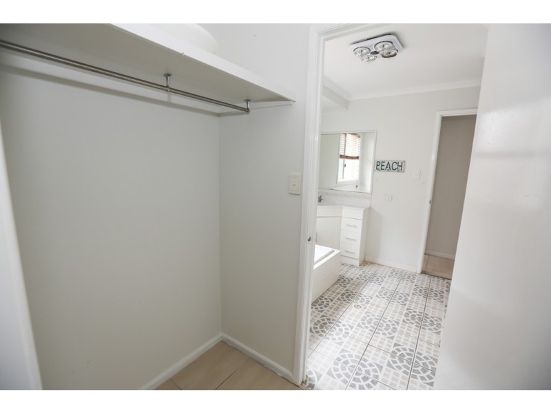 5 Lady Elliot Court, Clinton QLD 4680