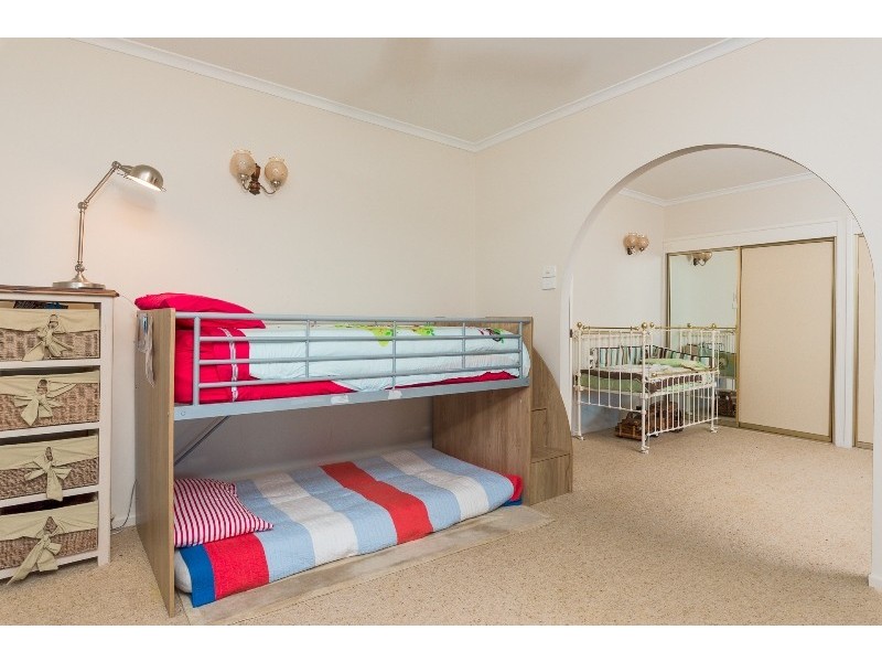 255 Pikes Crossing Road, Benaraby QLD 4680