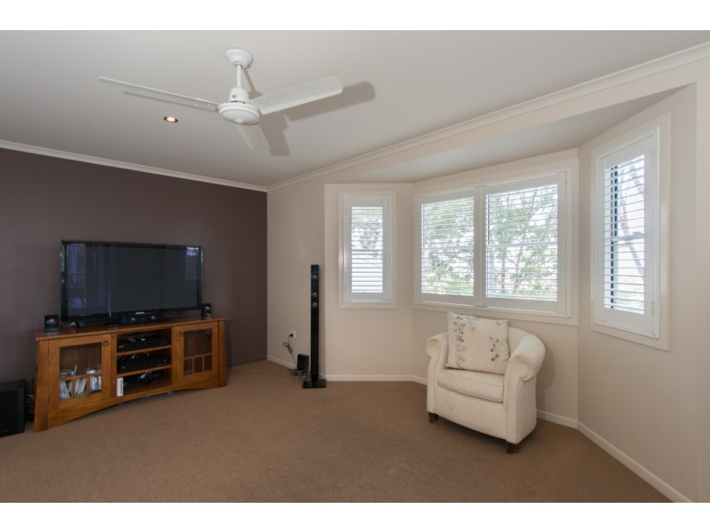9 PIPER STREET, West Gladstone QLD 4680