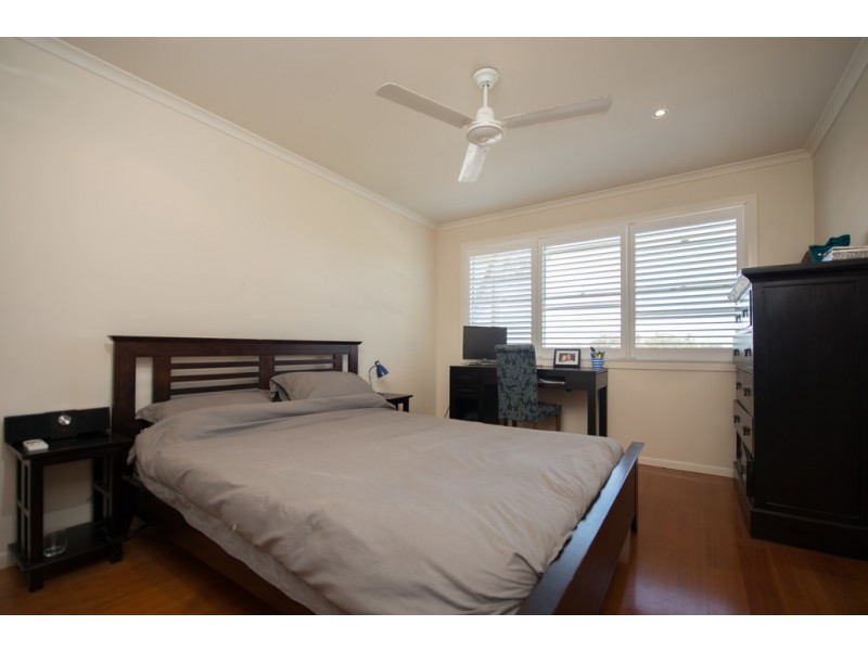 9 PIPER STREET, West Gladstone QLD 4680