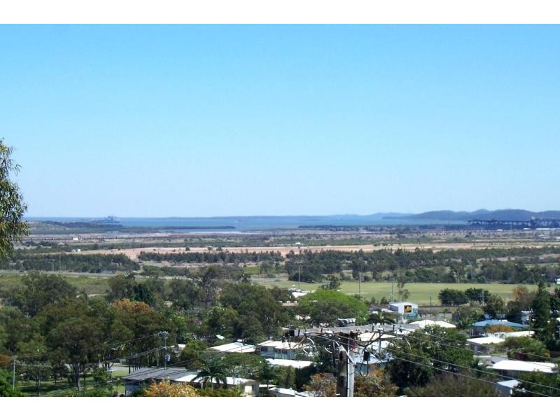 9 PIPER STREET, West Gladstone QLD 4680