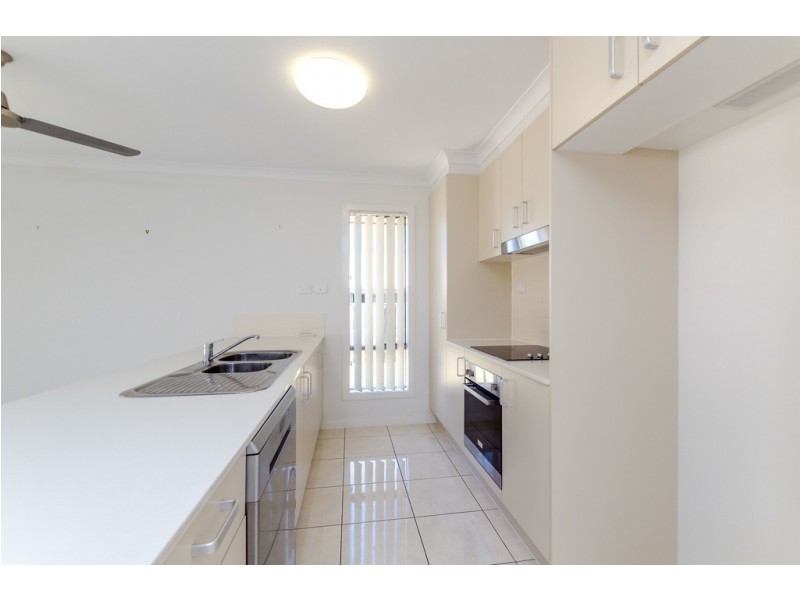 27 Peter Corones Drive, Kirkwood QLD 4680