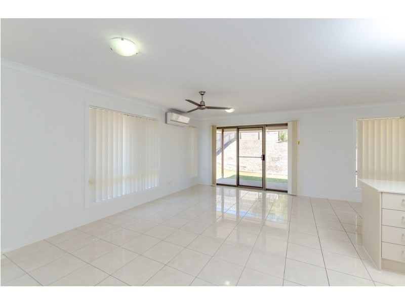 27 Peter Corones Drive, Kirkwood QLD 4680