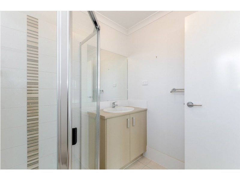 27 Peter Corones Drive, Kirkwood QLD 4680