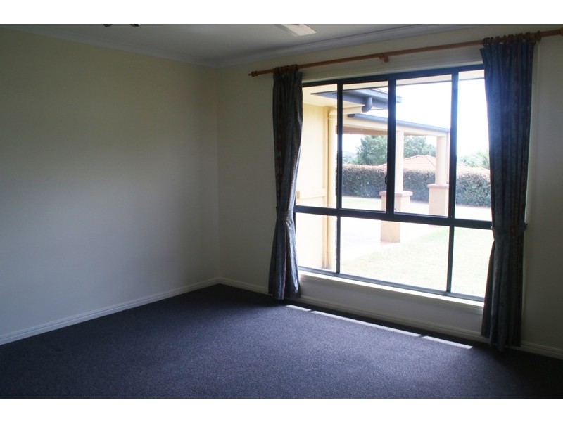 2 KINGS COURT, Telina QLD 4680