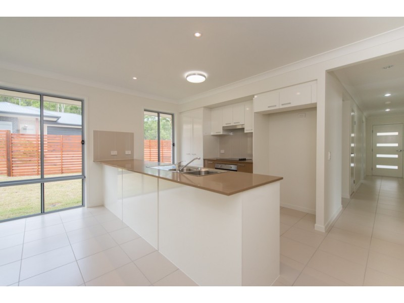 13 Kandel Court, Kirkwood QLD 4680