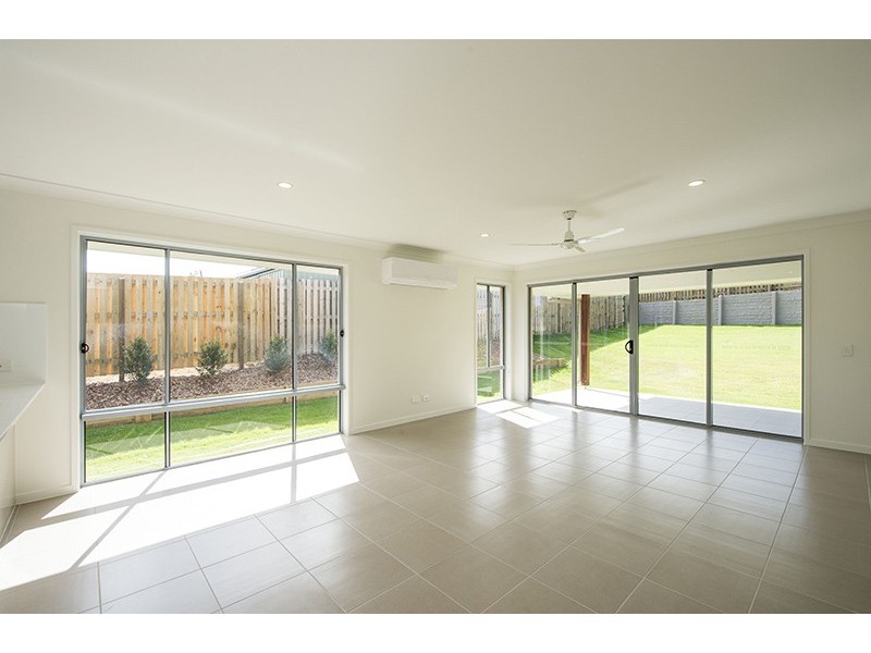 39 Peter Corones Drive, Kirkwood QLD 4680