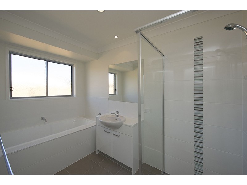 39 Peter Corones Drive, Kirkwood QLD 4680