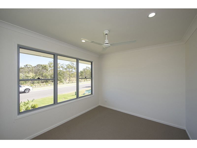 39 Peter Corones Drive, Kirkwood QLD 4680