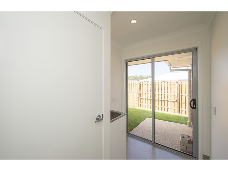 39 Peter Corones Drive, Kirkwood QLD 4680